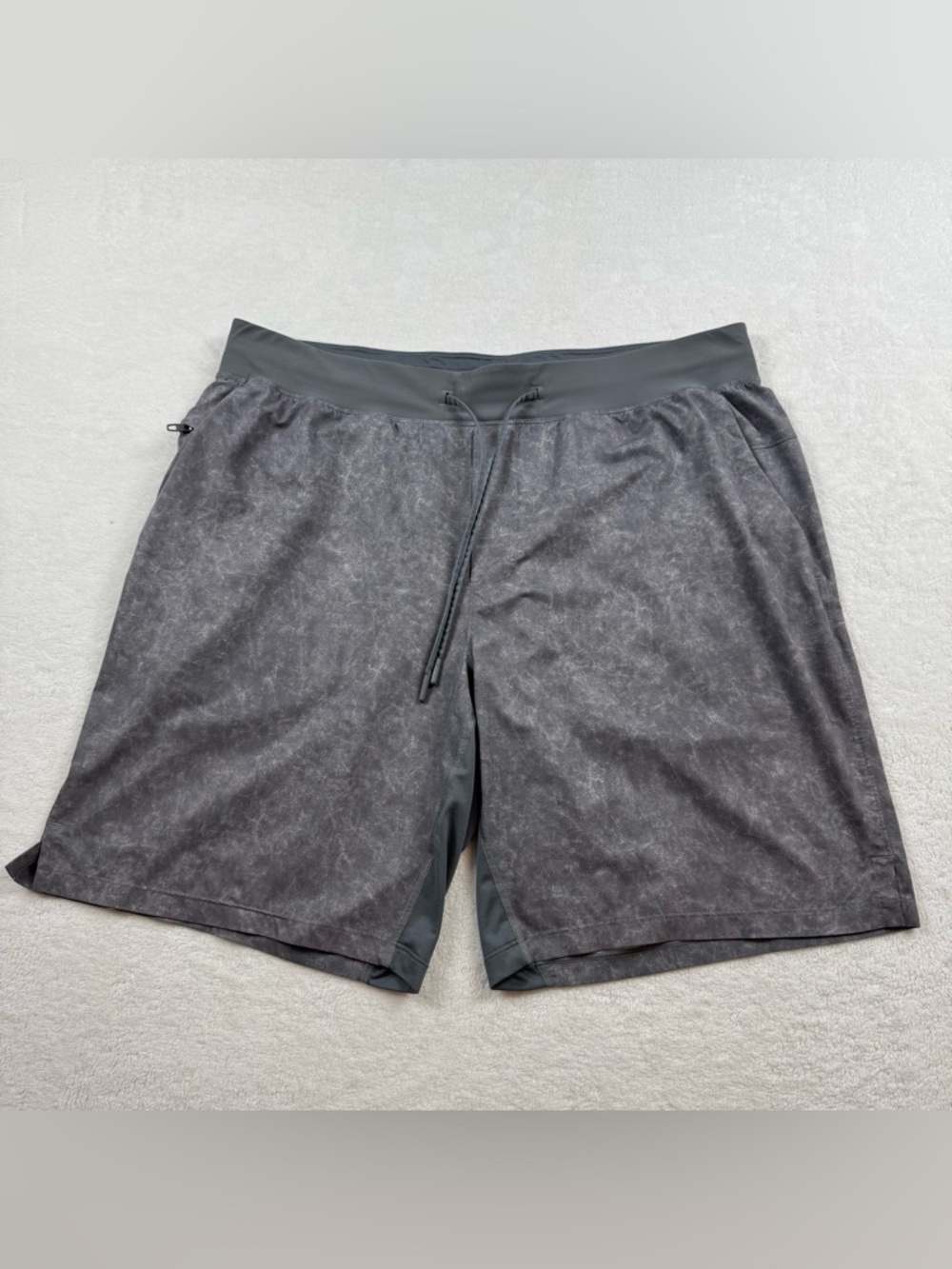 Lululemon T.H.E. Linerless short men’s XXL 9” gray gravel dust marbled #LM7ARAS